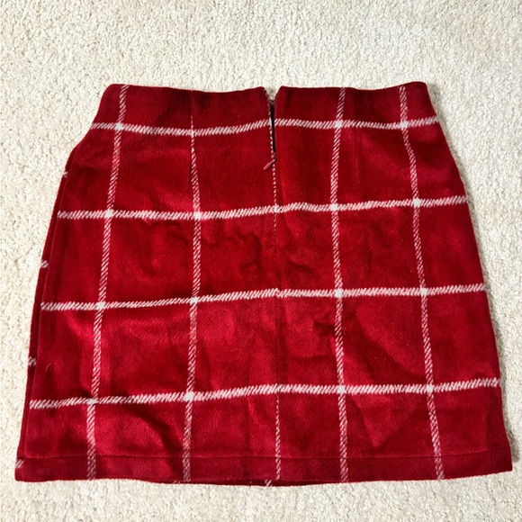 Lulu’s wine red spence skirt - Picture 2 of 3